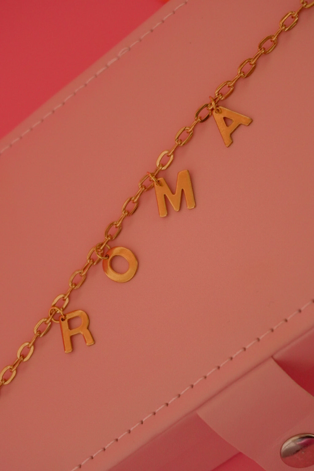 Collar con nombre de mascota