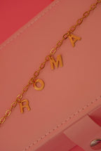 Collar con nombre de mascota
