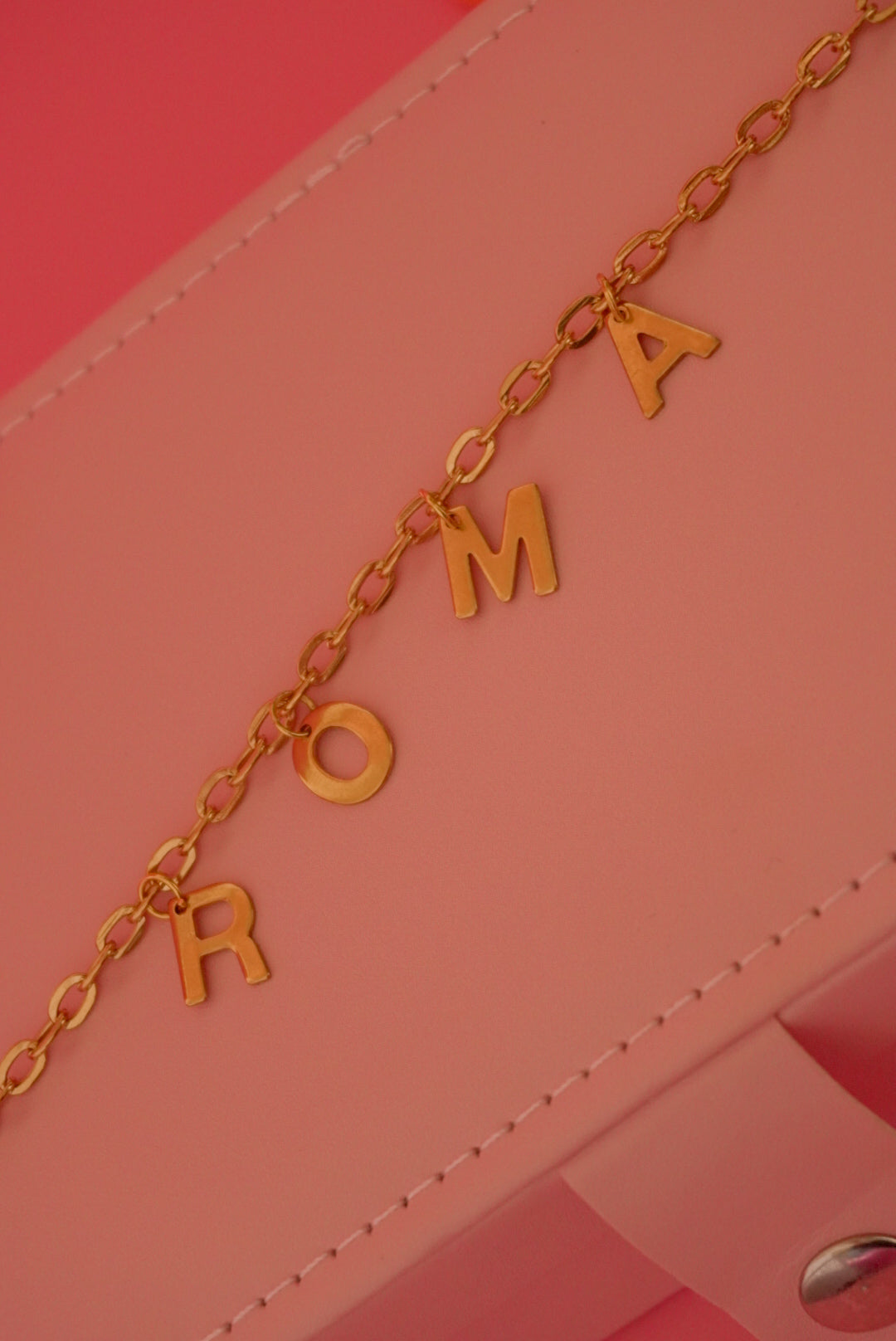 Collar con nombre de mascota