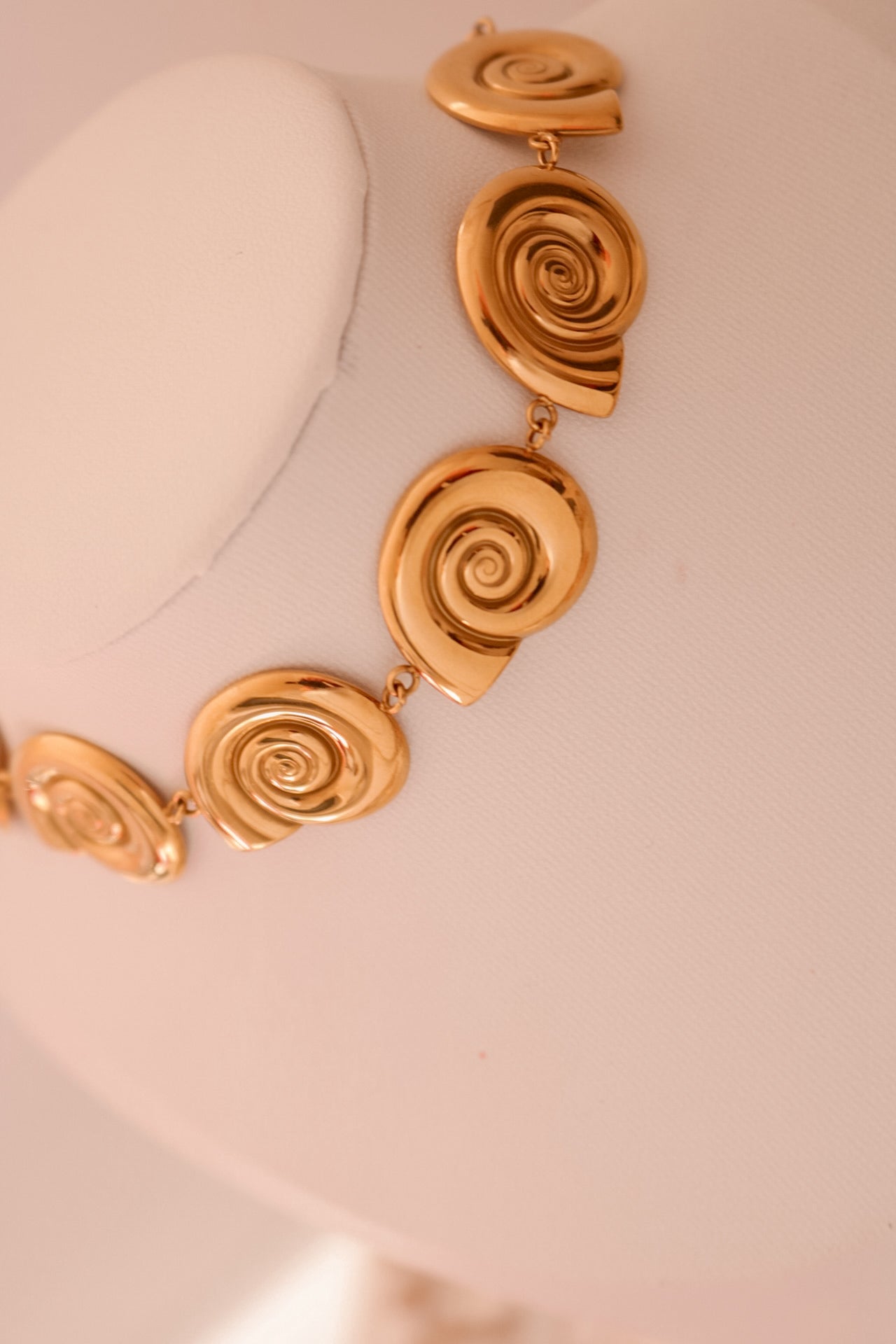 Collar Caracolitas Gold