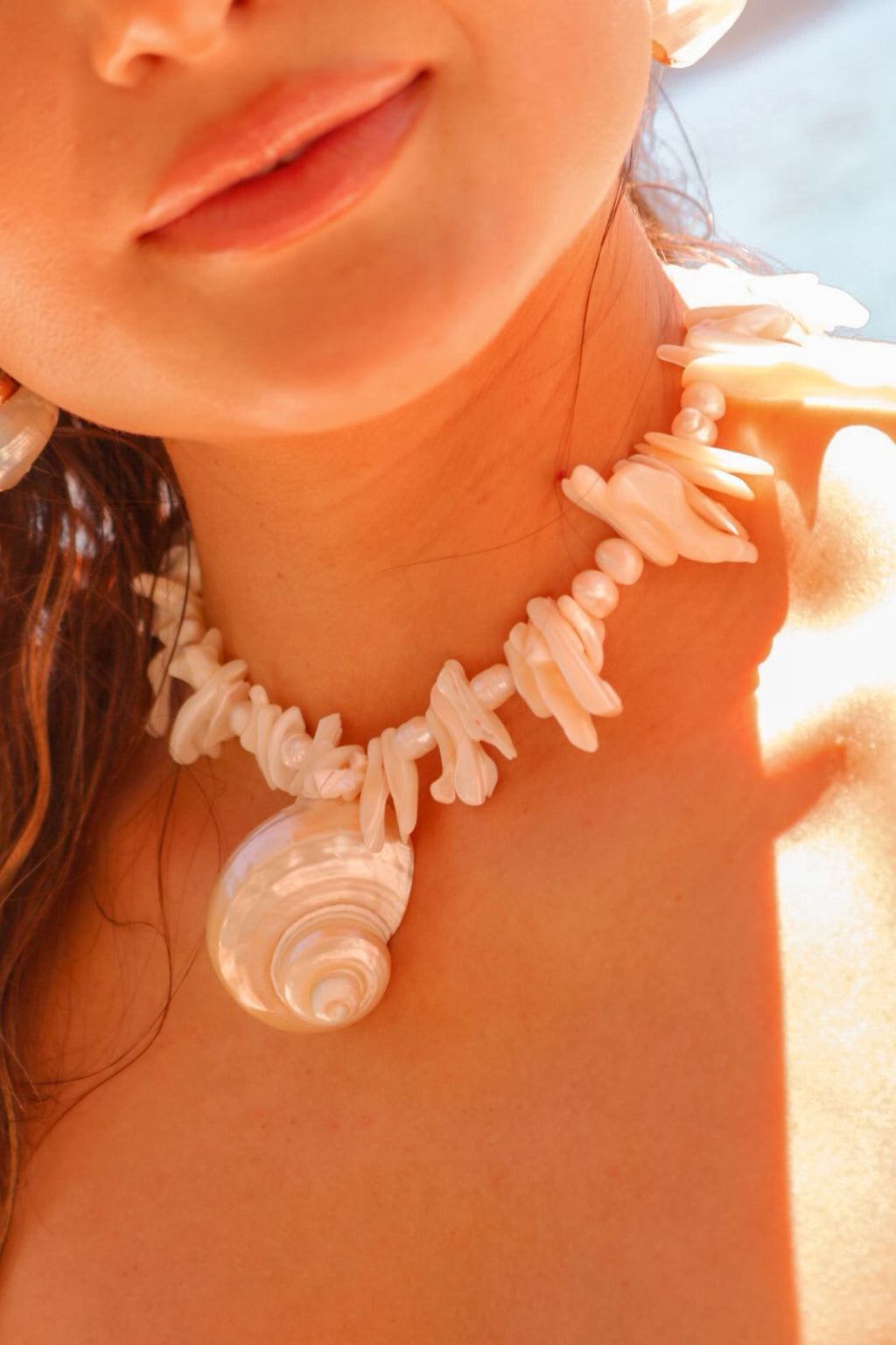 COLLAR DE NACAR BLANCA
